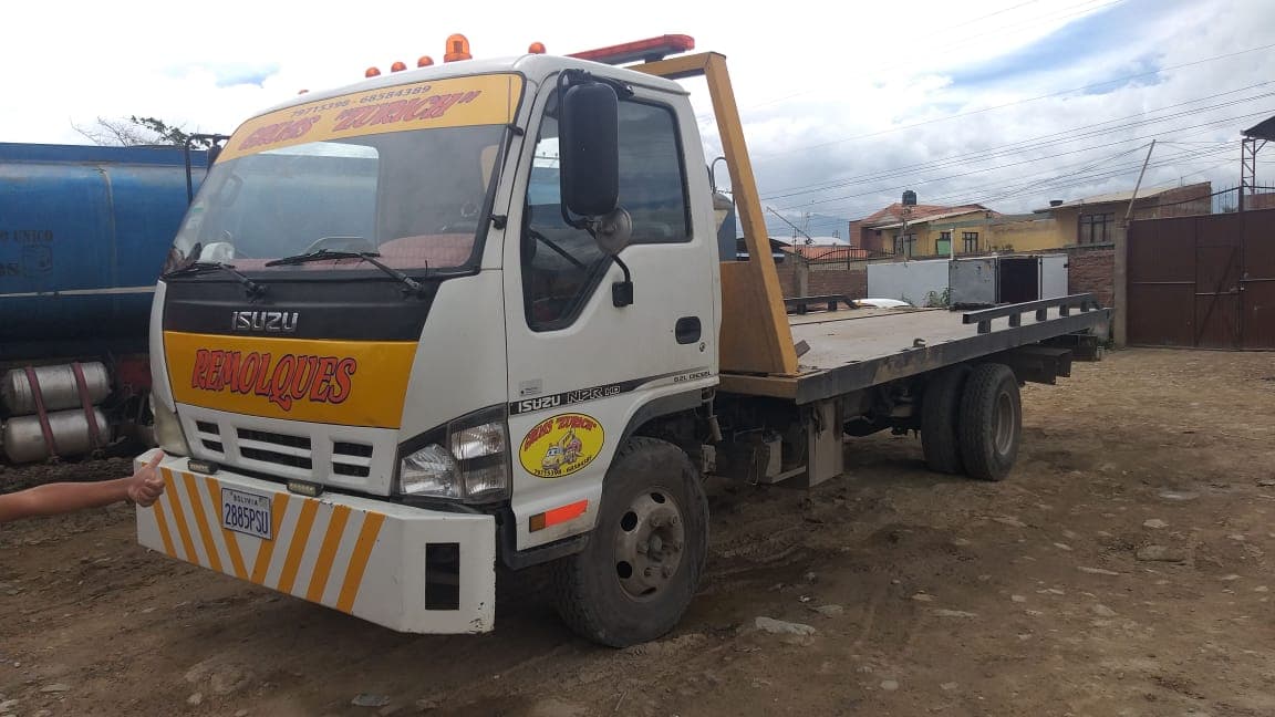 Grúas Zurita Cochabamba. — foto