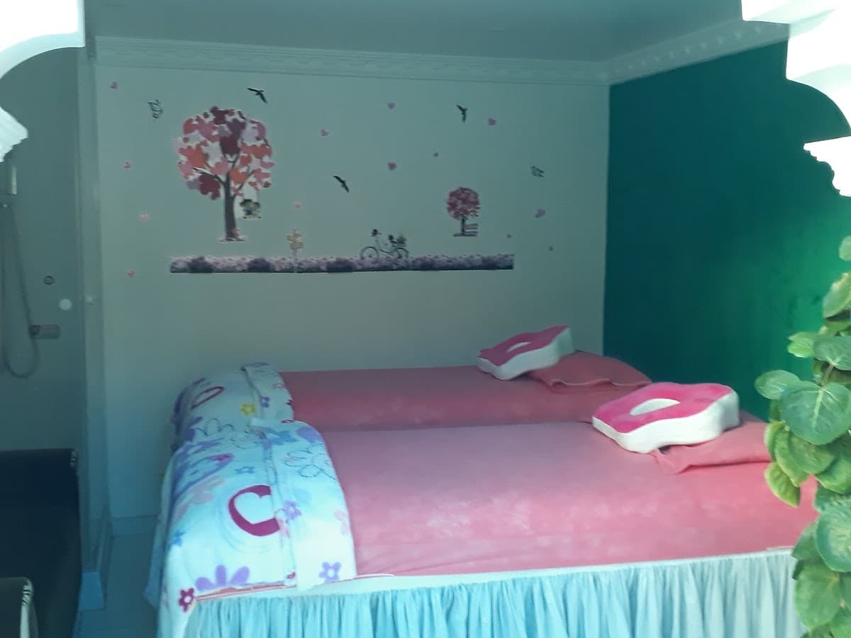 RENACER ESTETIKA PELUQUERÍA — foto