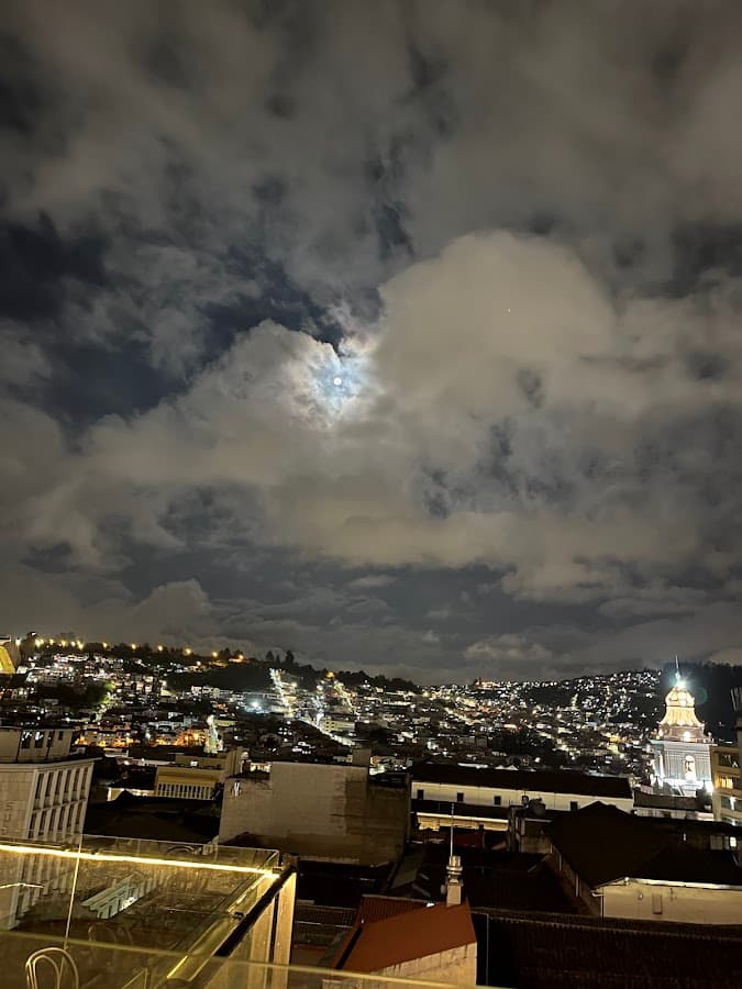 Majestic EcuTours — foto