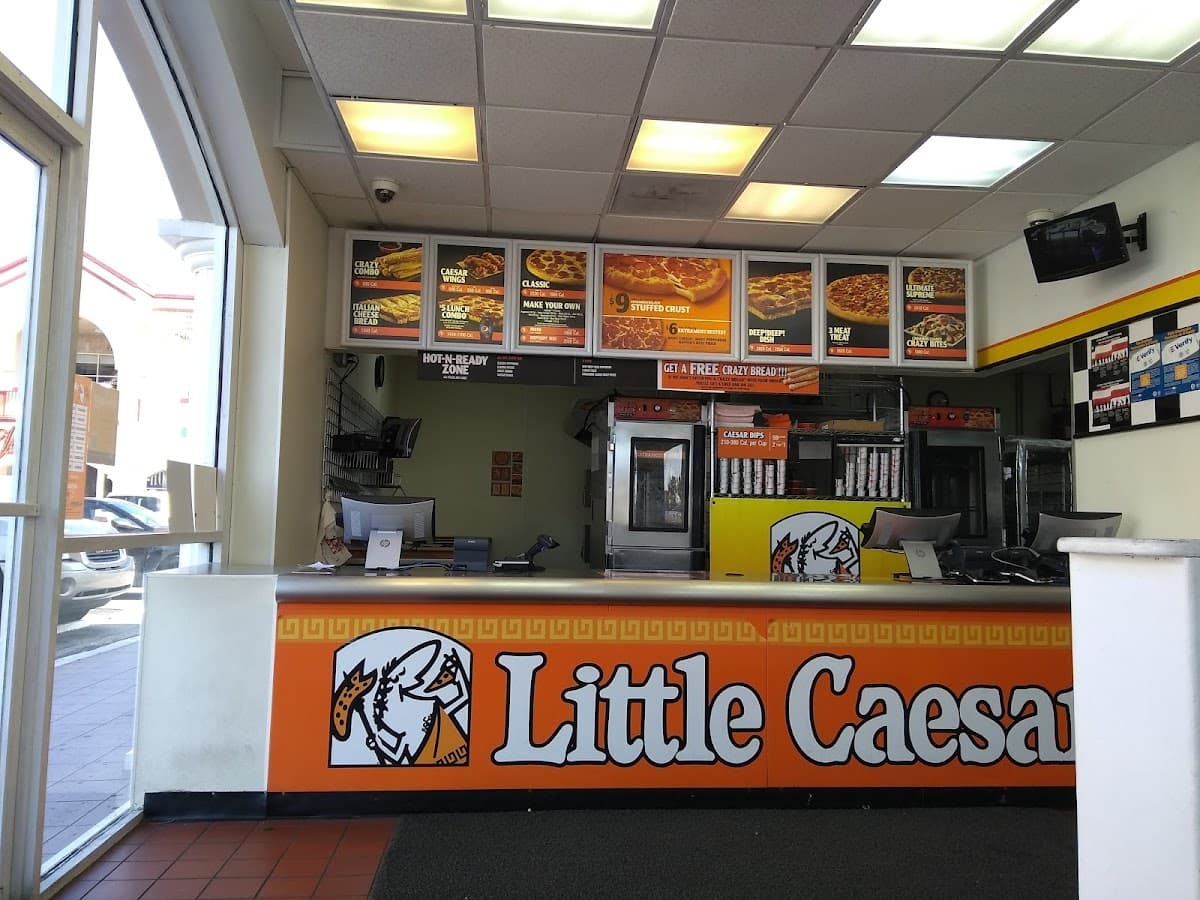 La Roma Plaza Shopping Center — foto