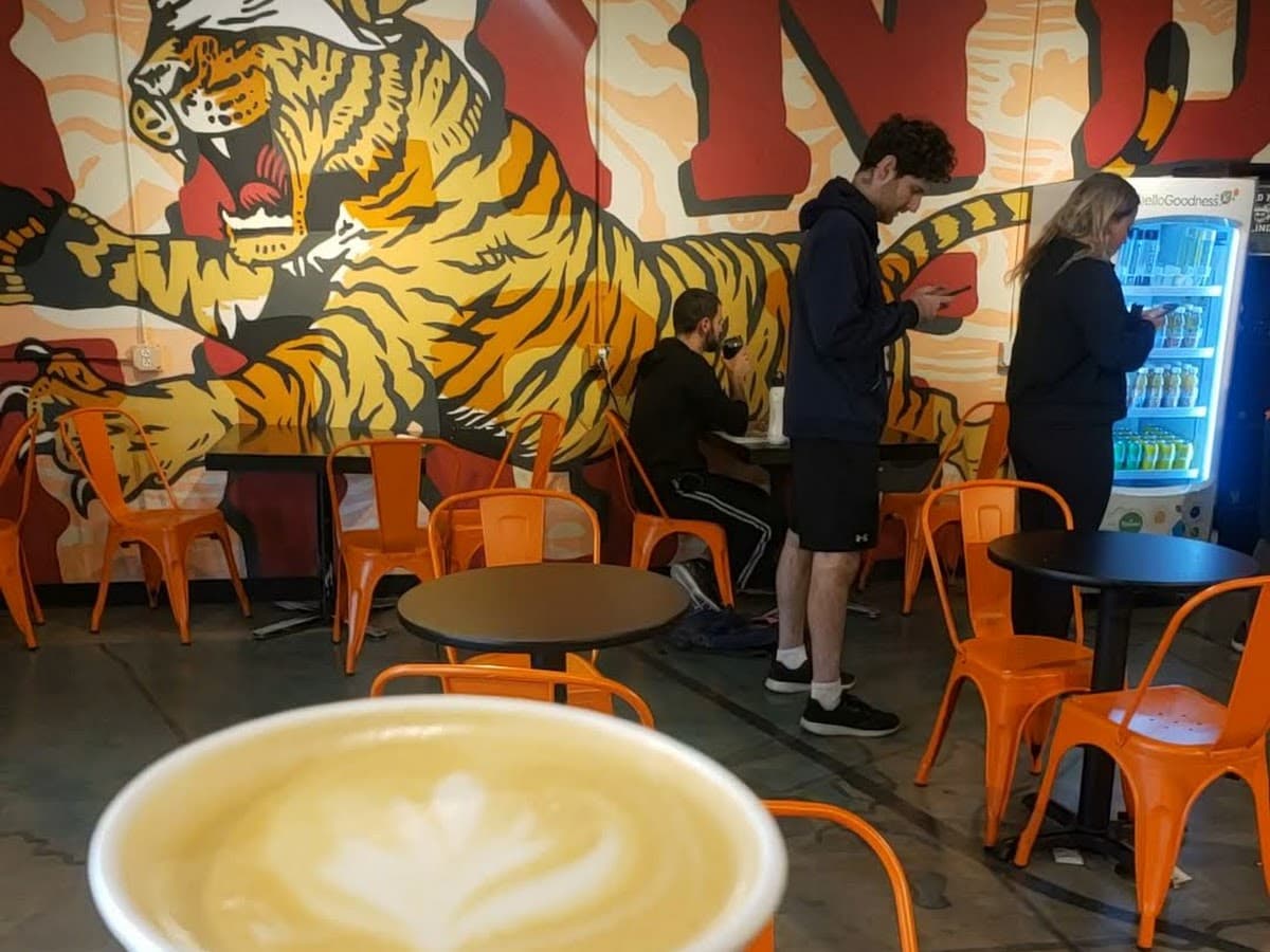 Blind Tiger Coffee Roasters - SOHO - South Howard Cafe - Coffee Shop — foto