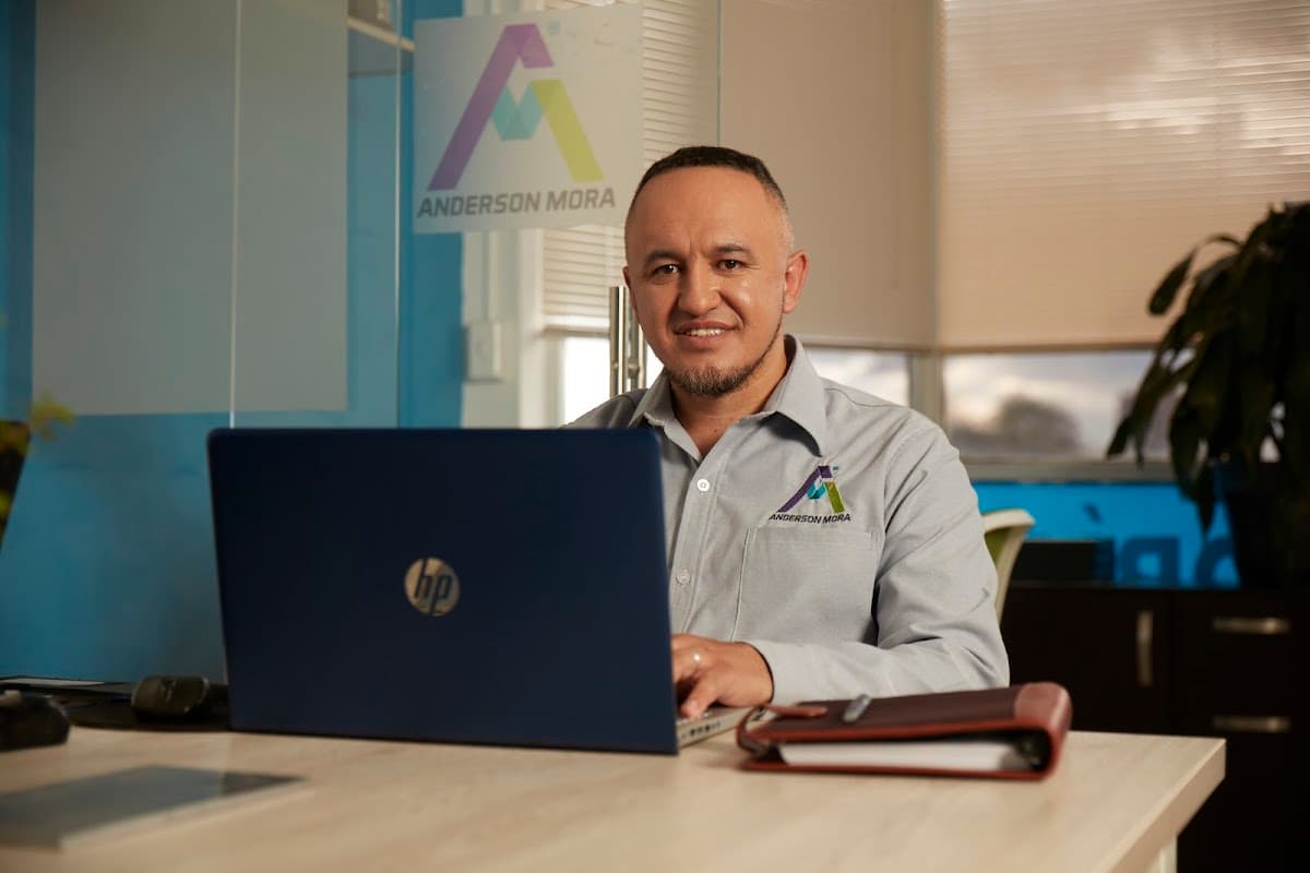ANDERSON MORA CONSULTORES SAS, Antioquia — foto