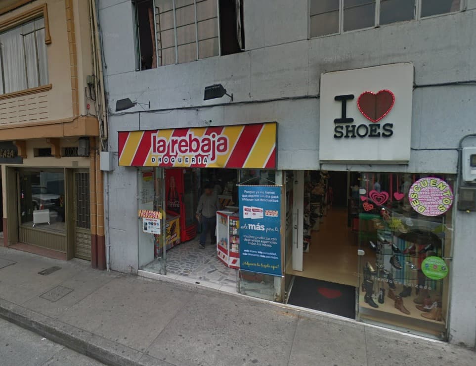 la rebaja Plus No. 5 DROGUERIA Y MINIMARKET Parque Caldas Manizales