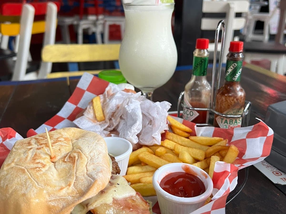 Tarjeta Roja Santa Marta — foto