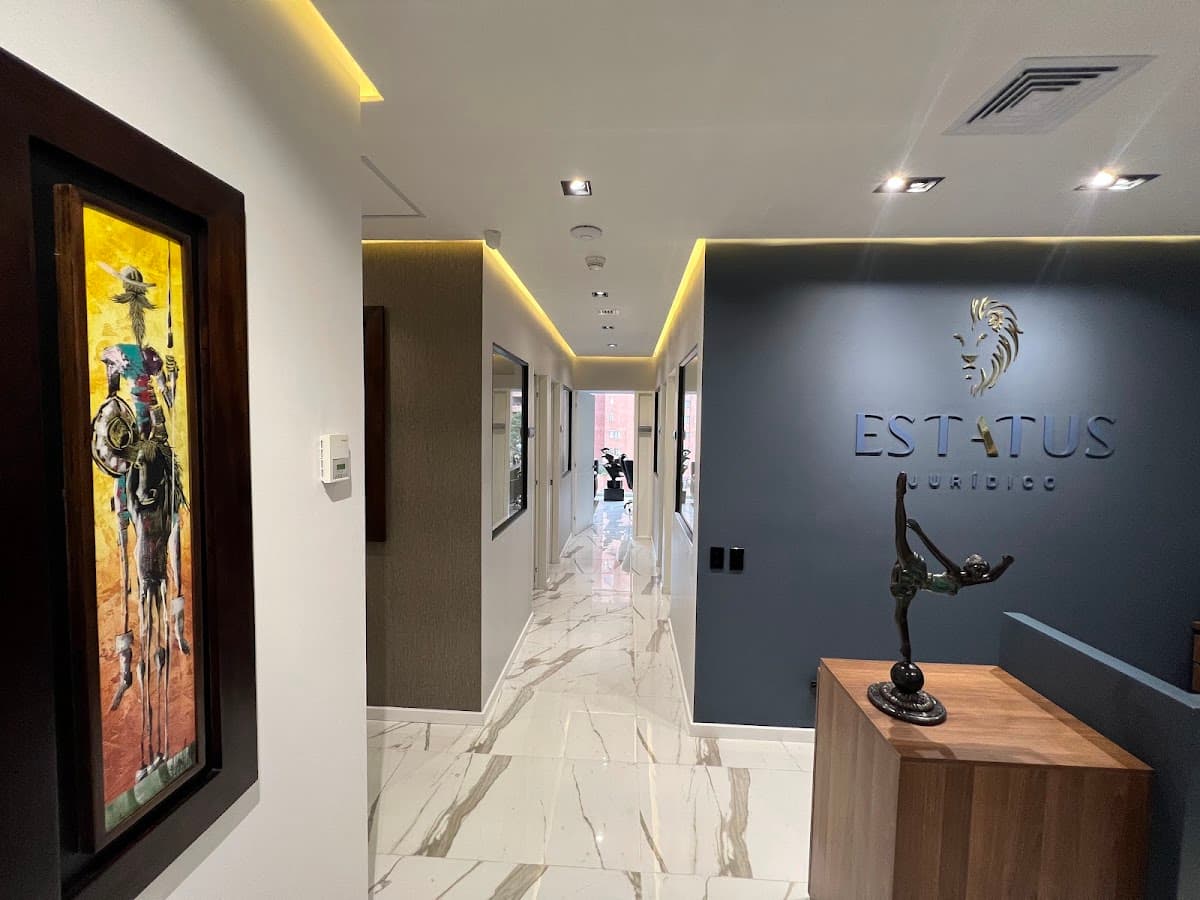 Estatus Jurídico — foto