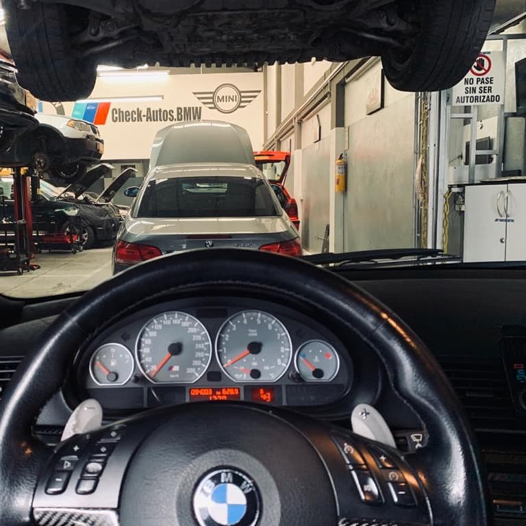 Check-Autos BMW Taller Mecánico — foto