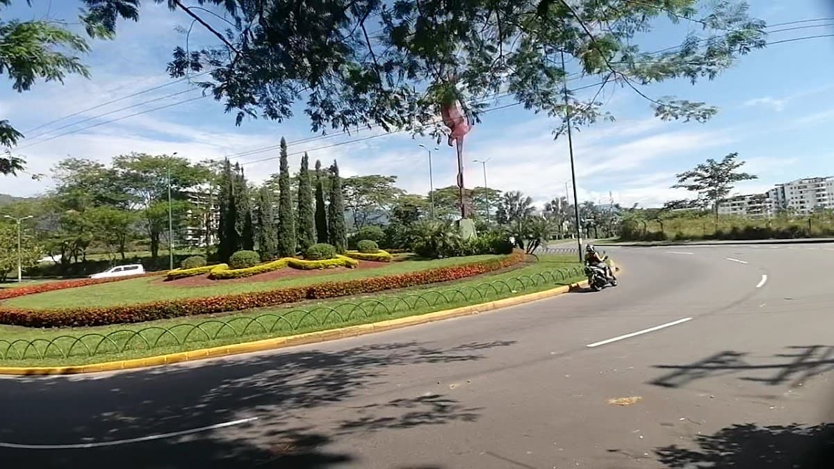 Monumento Cenit del Llano — foto