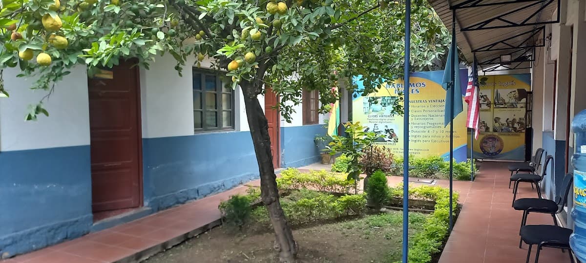 H. I. Hablemos Ingles. Cochabamba — foto