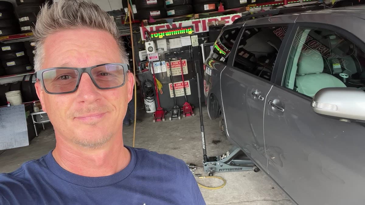 Smalleys Tire and Auto Repair — foto