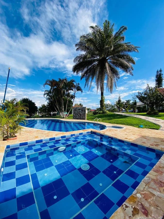 ADIS Inmobiliaria Y Constructora