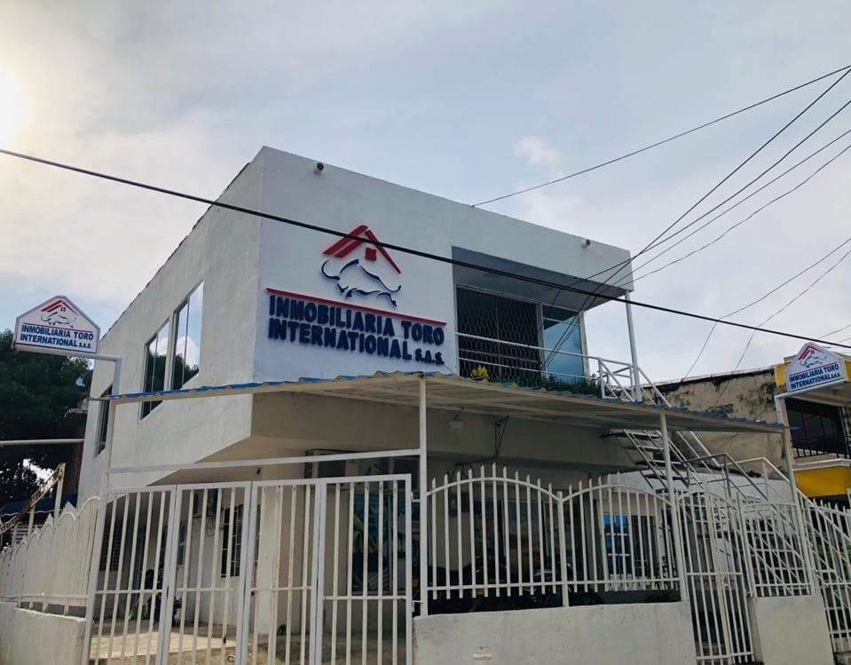 Inmobiliaria Toro International