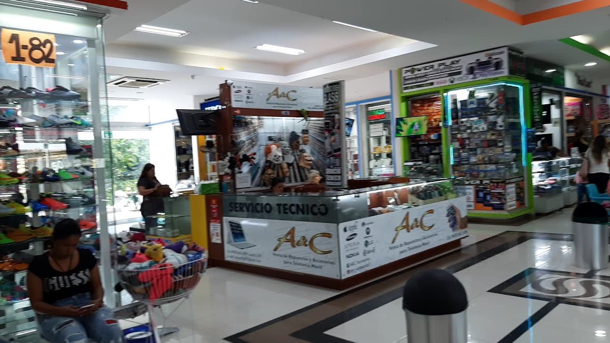 Centro Comercial San Andresito Del Sur — foto