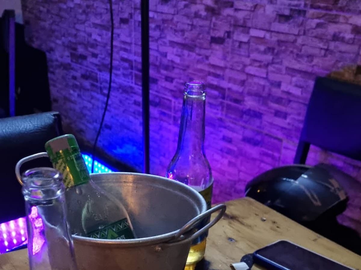 La Bodega Karaoke Bar — foto