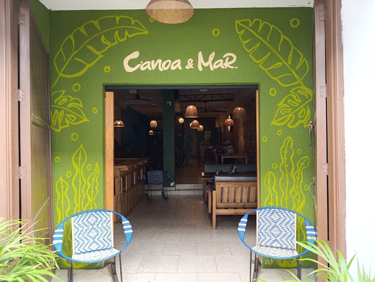 Canoa y Mar Restaurante