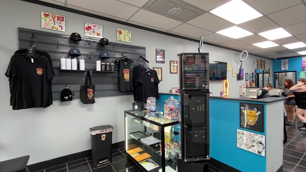 High Class Tattoo & Body Piercing — foto