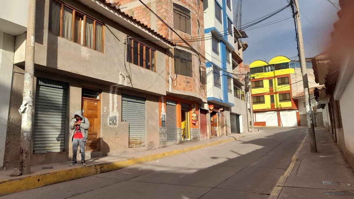 Instituto San Francisco - Cusco — foto