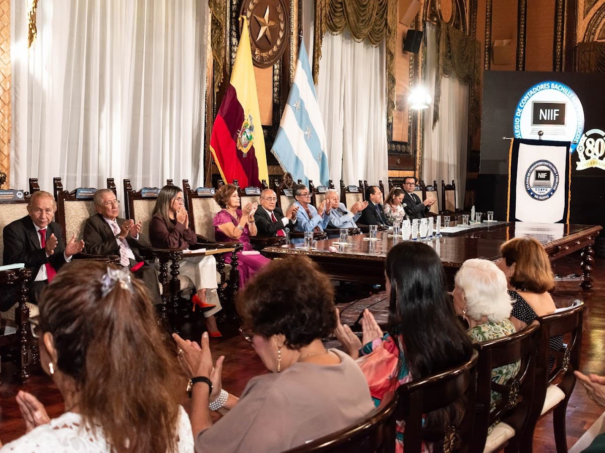 Club de Contadores del Guayas — foto