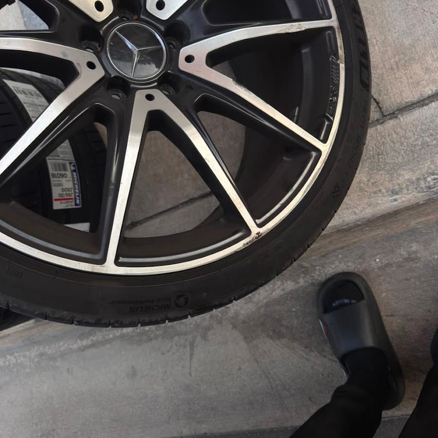 Fast mobile tire shop — foto