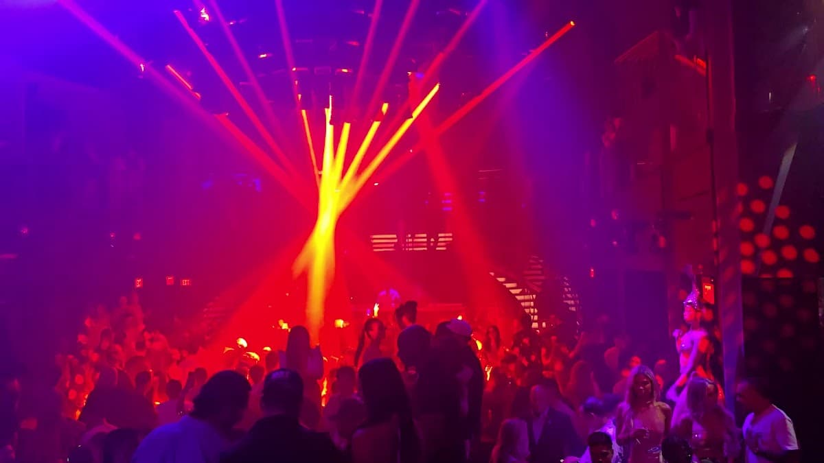 LIV — foto