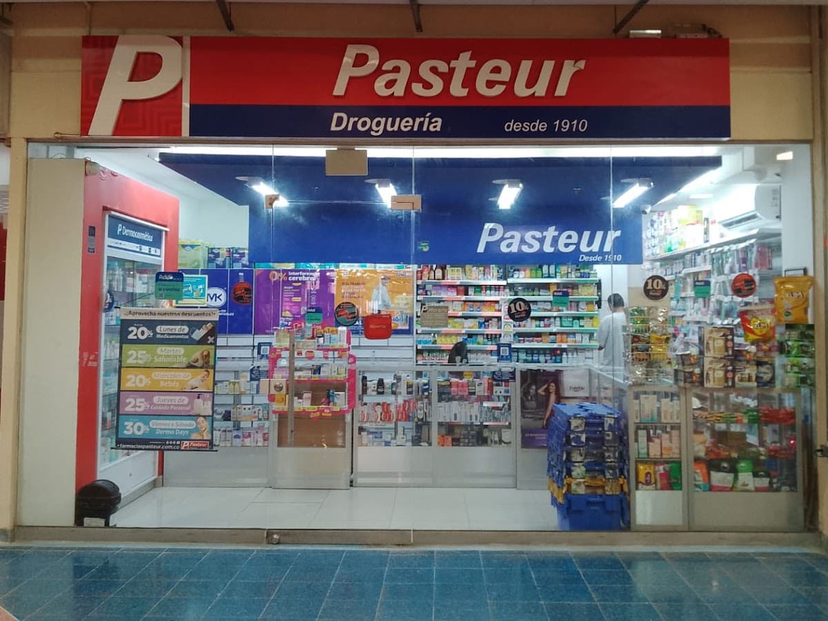 Farmacia Pasteur Caribe Plaza — foto