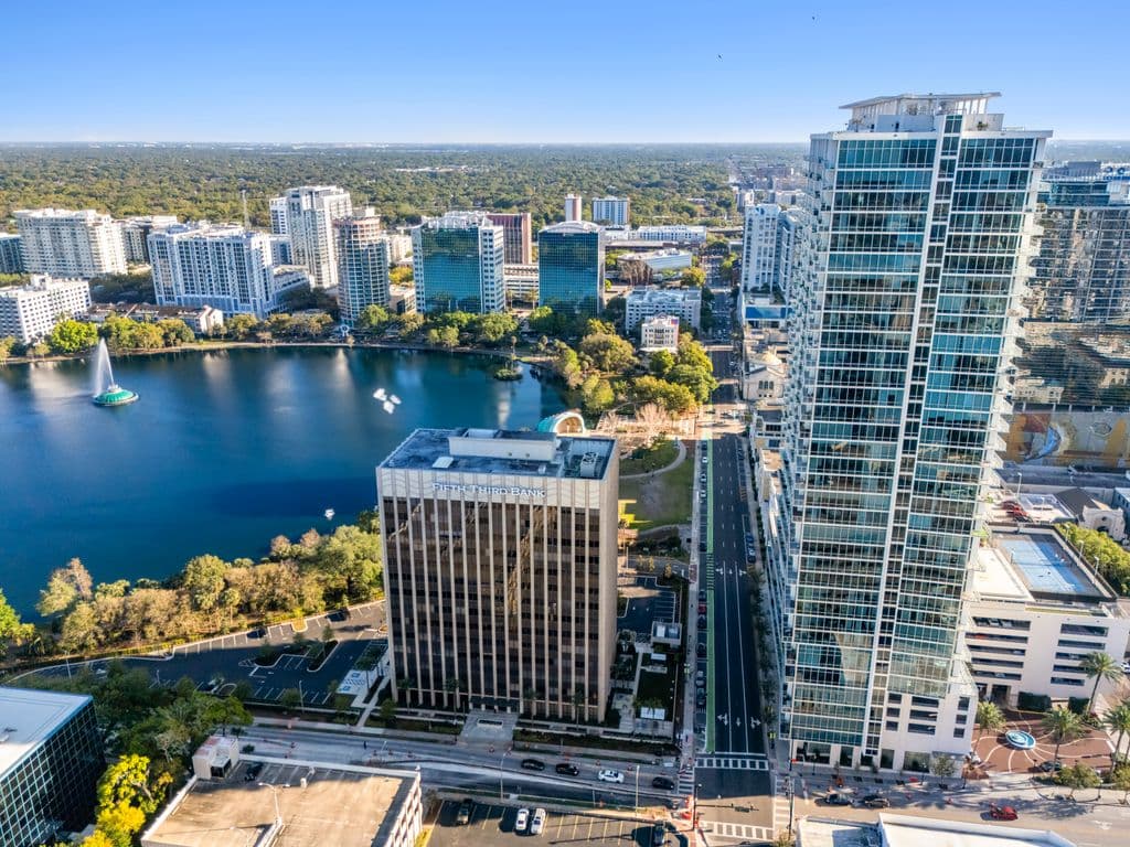 URBANISTA ORLANDO REAL ESTATE — foto