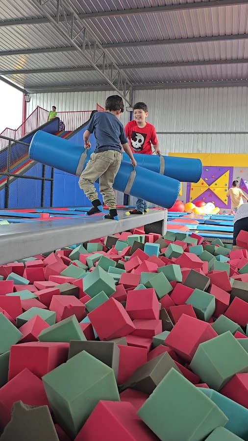 Free Jump, YOY Lima Box Park — foto