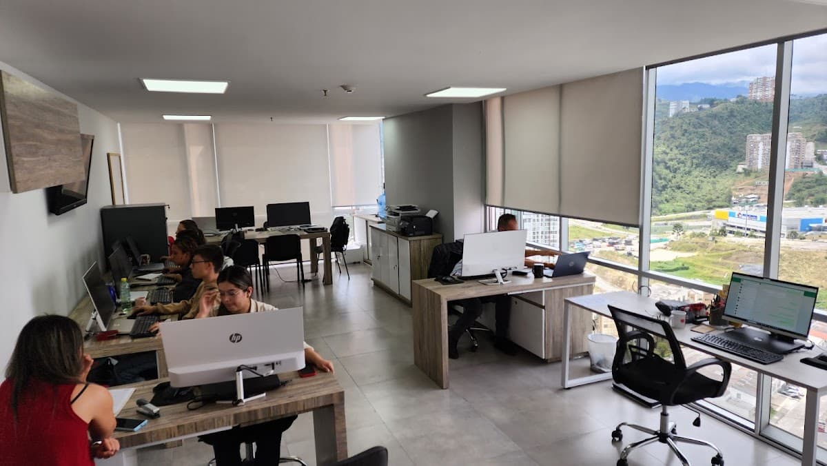 ESTUDIOS CAMBRIDGE SAS — foto