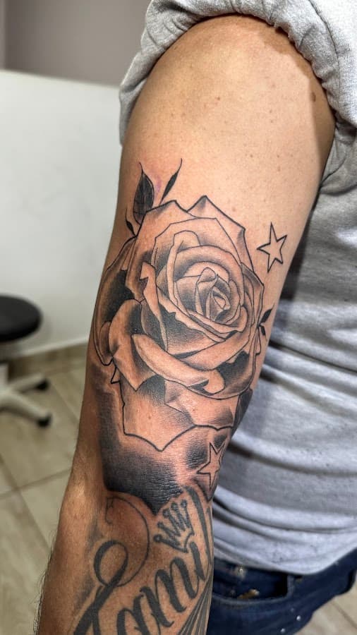 Minimal Tatttoo Specialist — foto