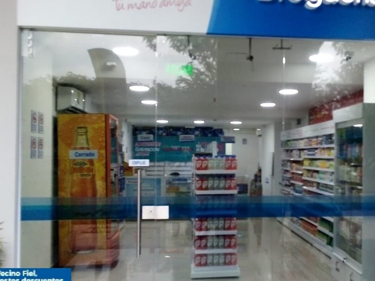 Droguería Farmakin Cali — foto