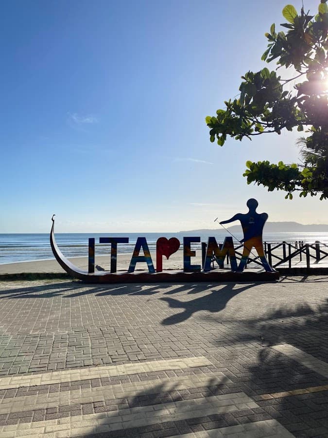 Letreiro "Eu Amo Itapema"