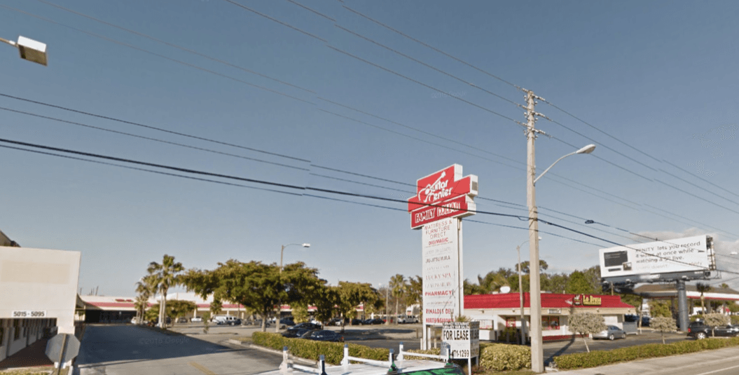 Charles Pharmacy — foto