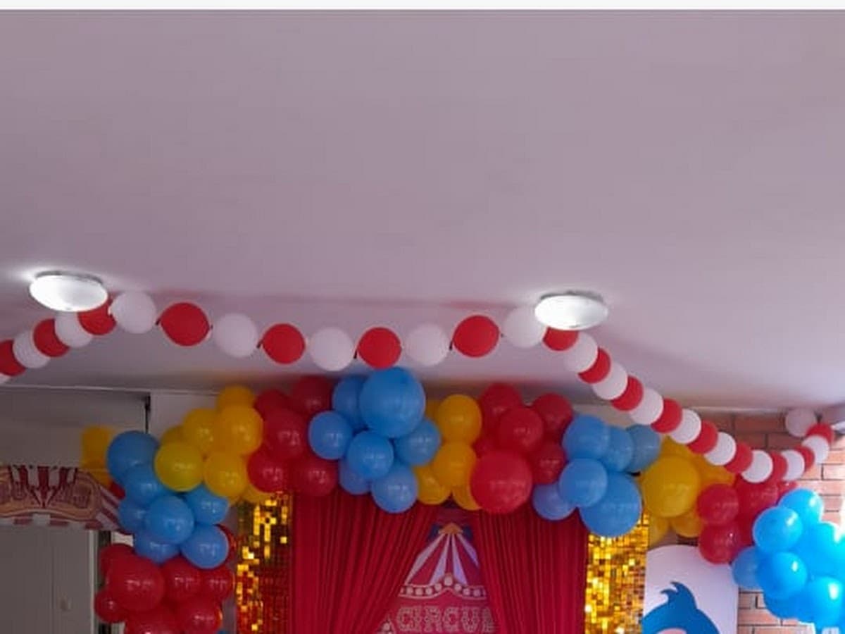 FESTEJOS ROJAS — foto