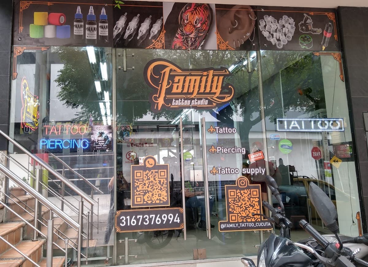 FAMILY TATTOO STUDIO — foto