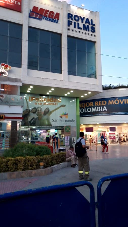 Centro comercial San Fernando — foto
