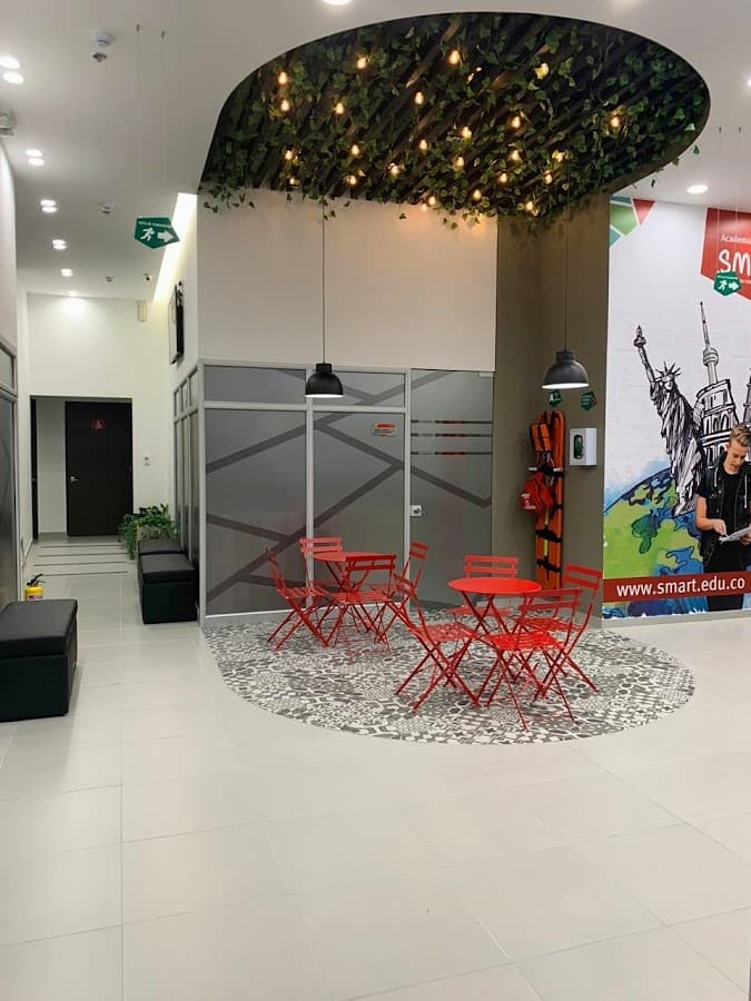 Smart Academia Calasanz Idiomas - Curso de Inglés y Francés Medellín — foto
