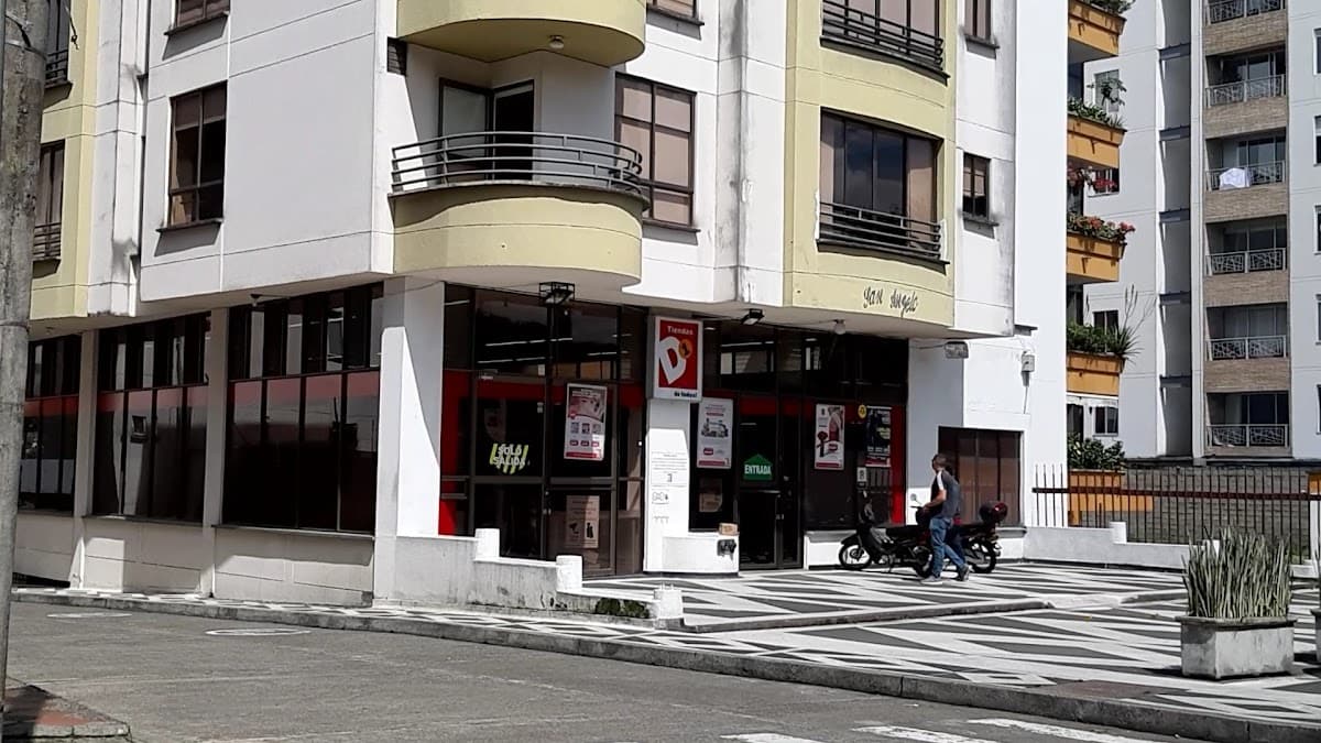 Tienda D1 Álamos — foto