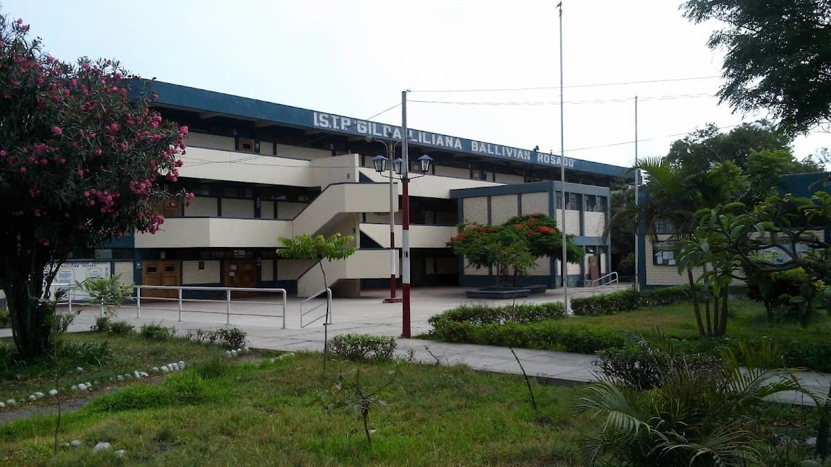 IESTP Gilda Liliana Ballivian Rosado — foto