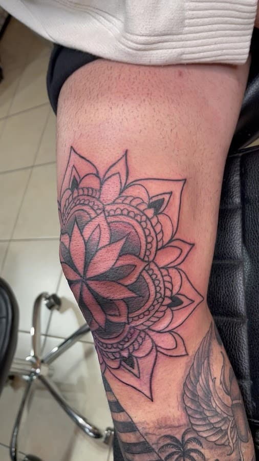 Lotus Tattoo — foto