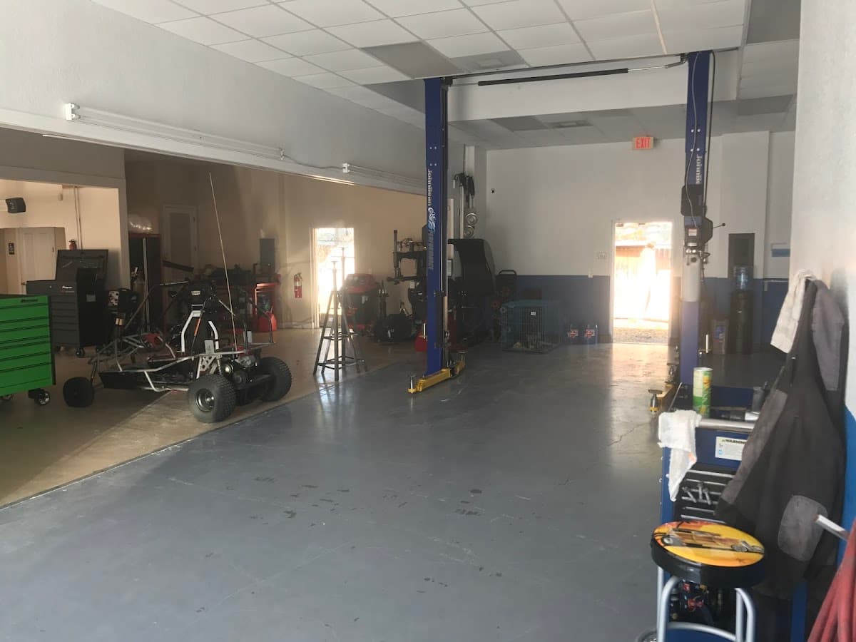 Cruz Motors — foto