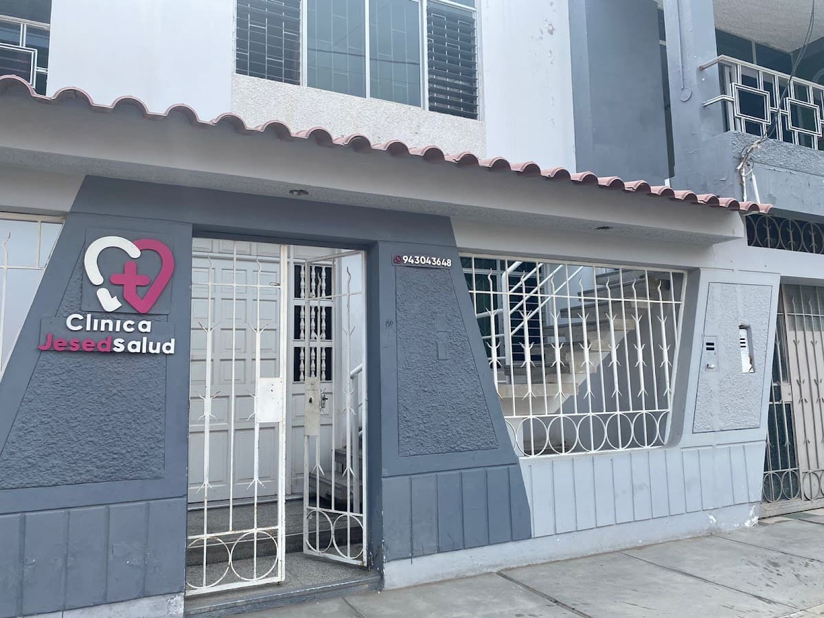 CLINICA JESEDSALUD- IMPLANTE DENTAL ESTÉTICA- TURISMO DENTAL PERÚ
