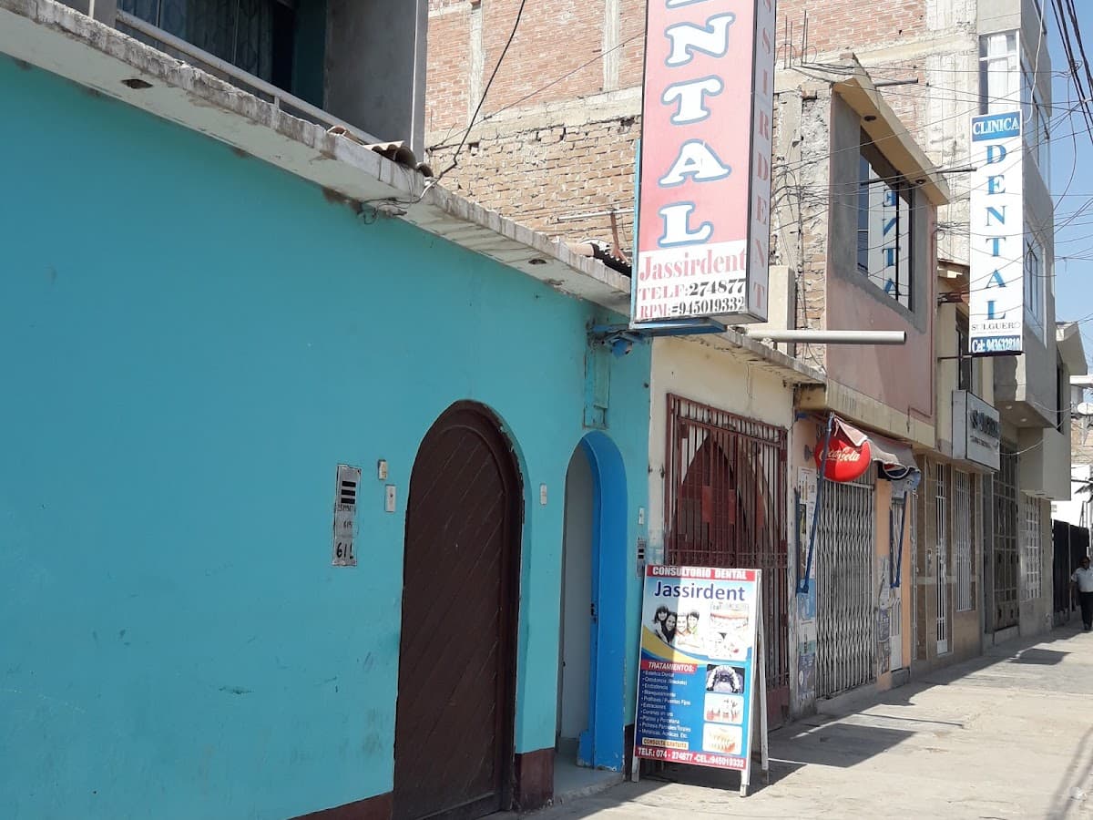 CLINICA JESEDSALUD- IMPLANTE DENTAL ESTÉTICA- TURISMO DENTAL PERÚ — foto