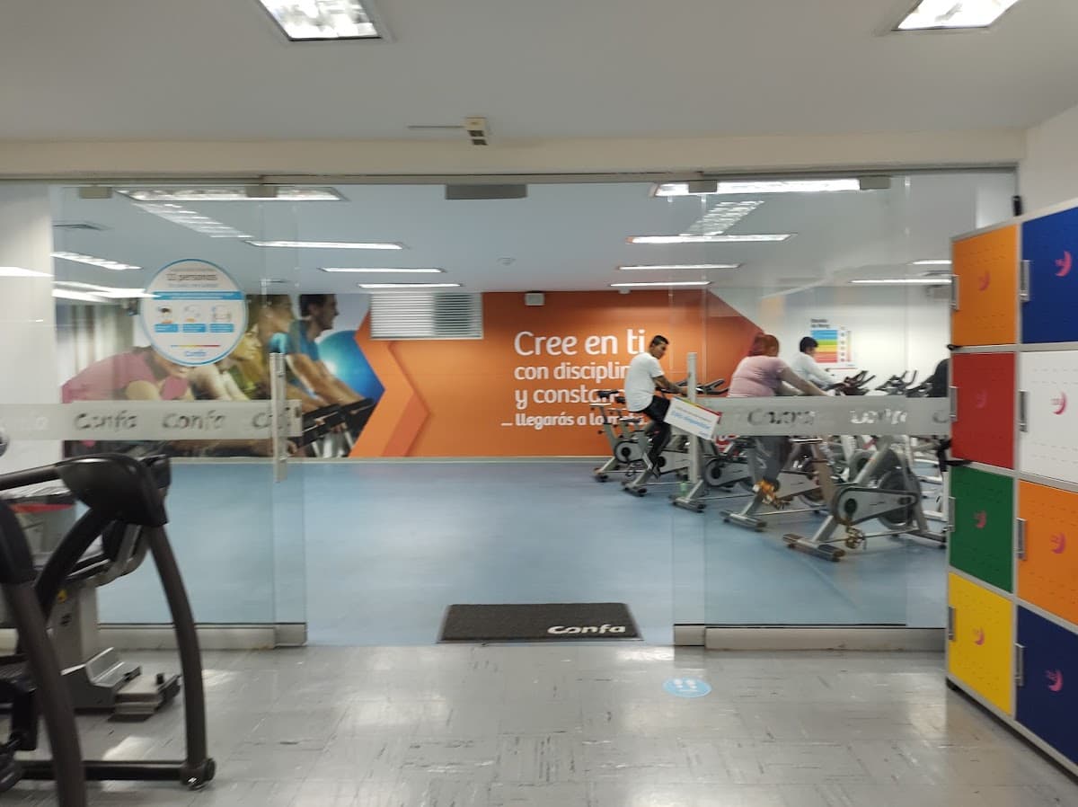 Gimnasio CONFA Sede Versalles — foto