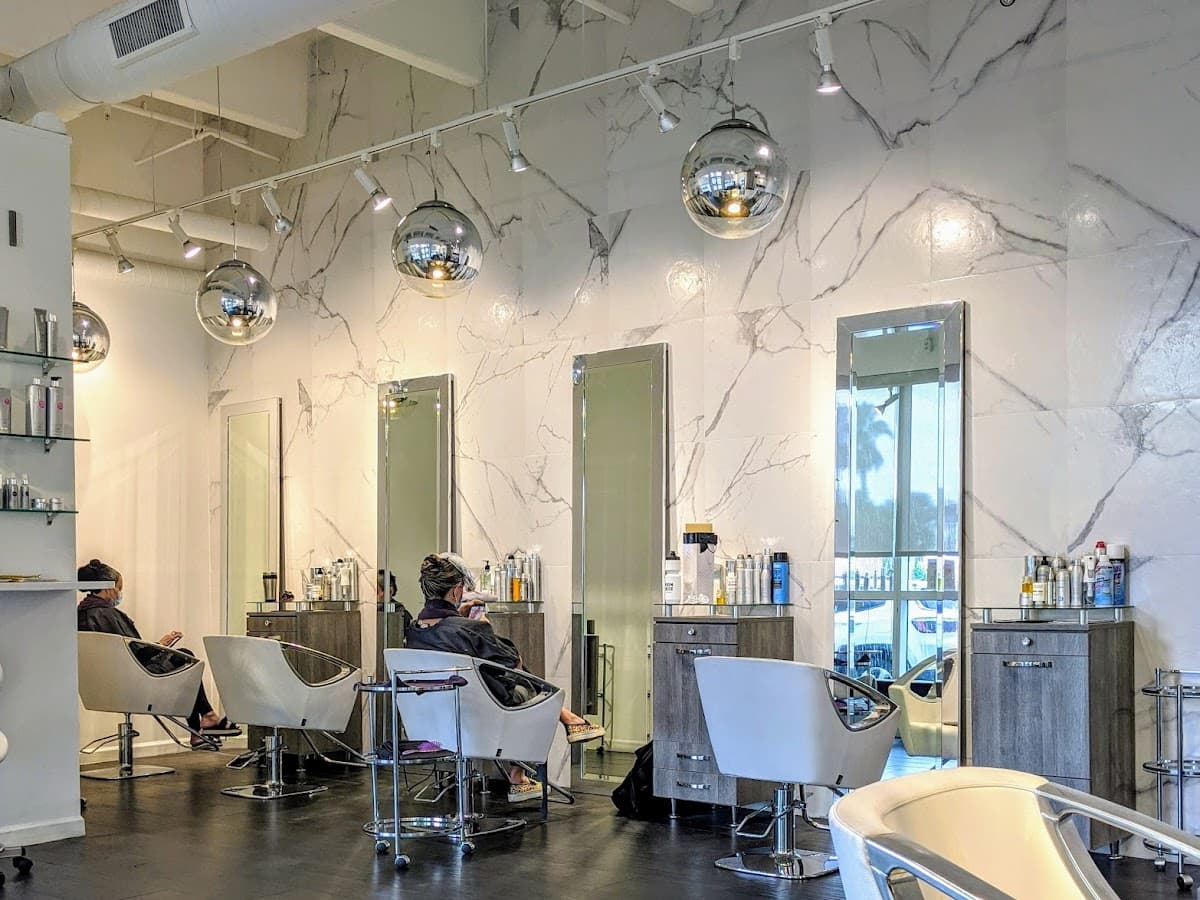 LETTY'S HAIR STUDIO SALON — foto