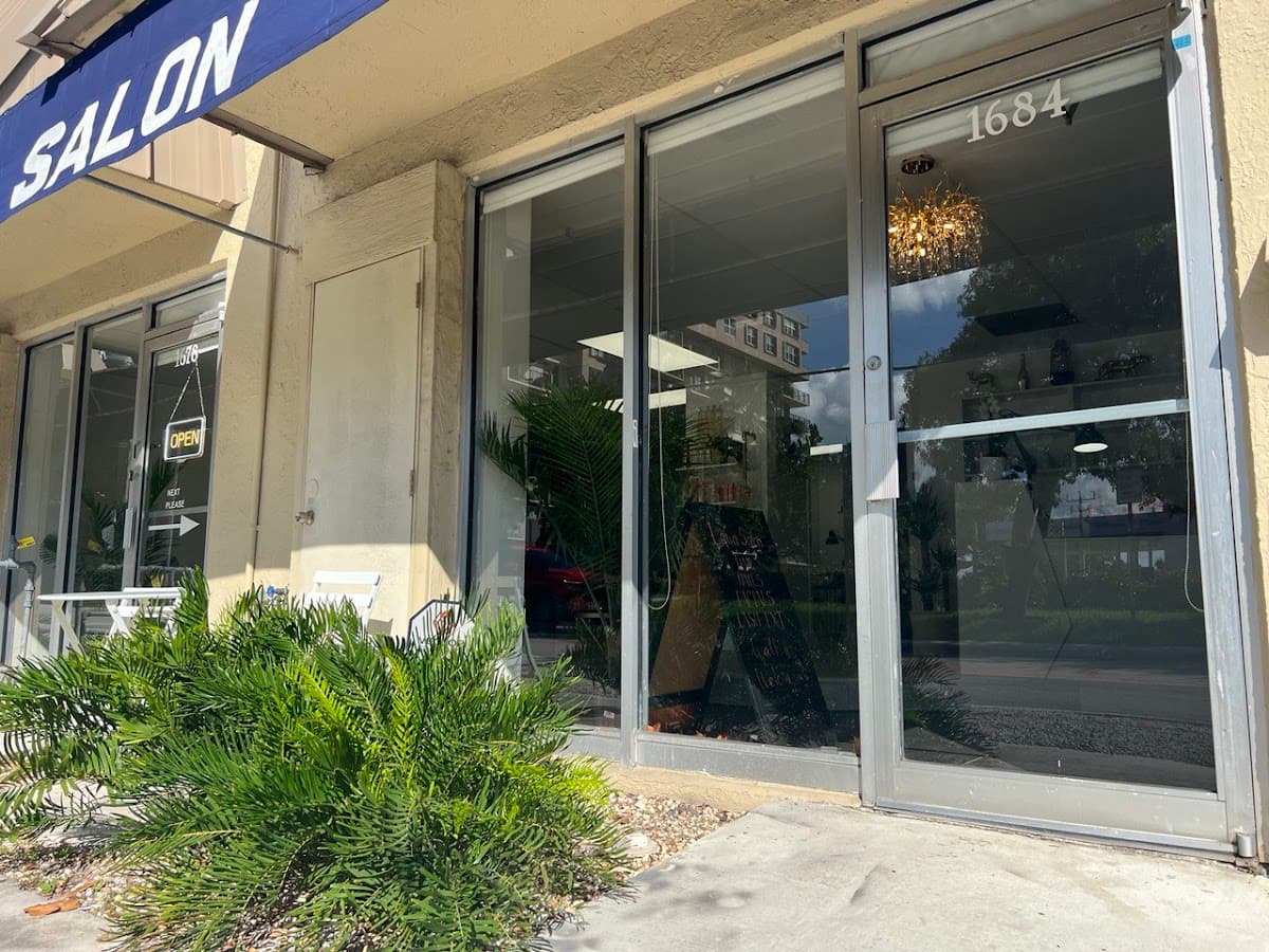 Lawa Salon LLC — foto