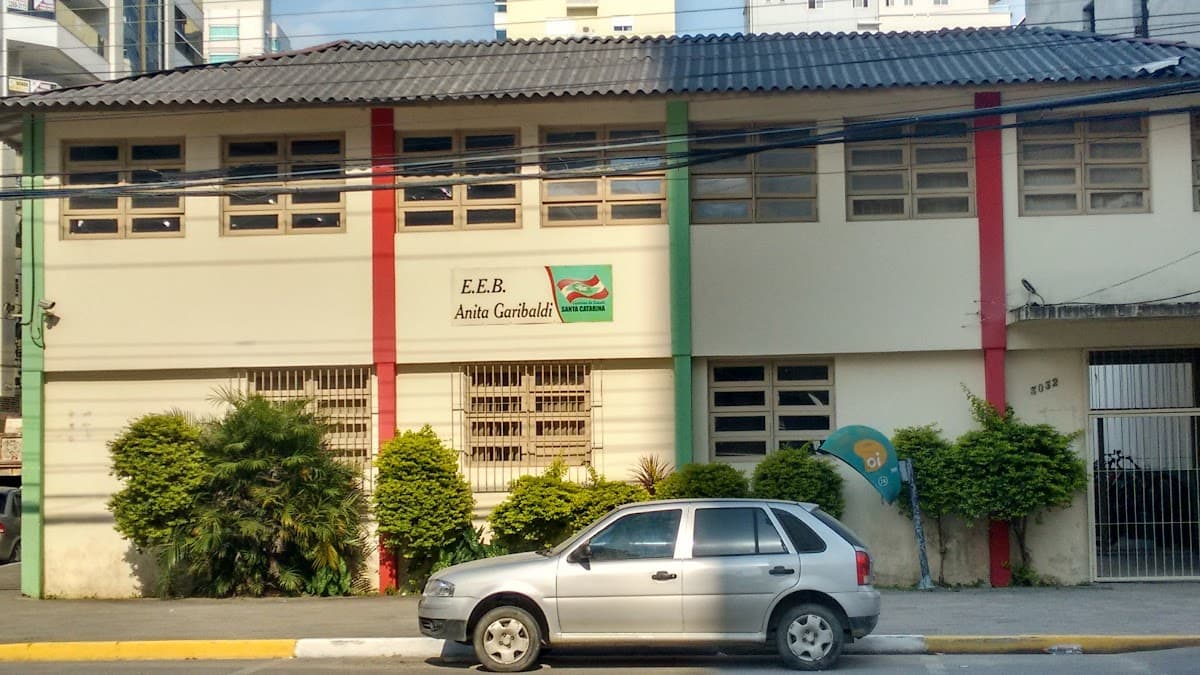 School of Basic Education Anita Garibaldi — foto