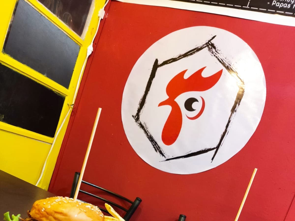 PRISPY fried chicken and burguers — foto