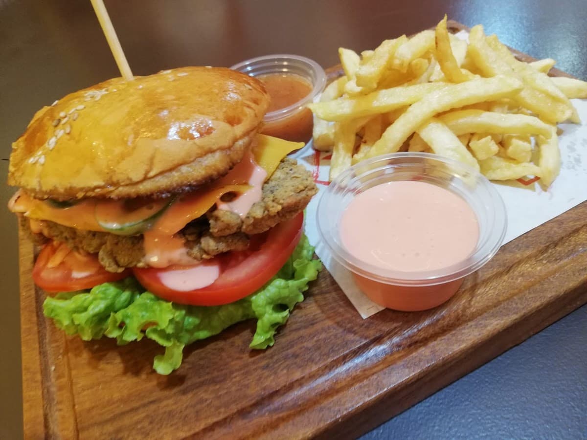 PRISPY fried chicken and burguers — foto