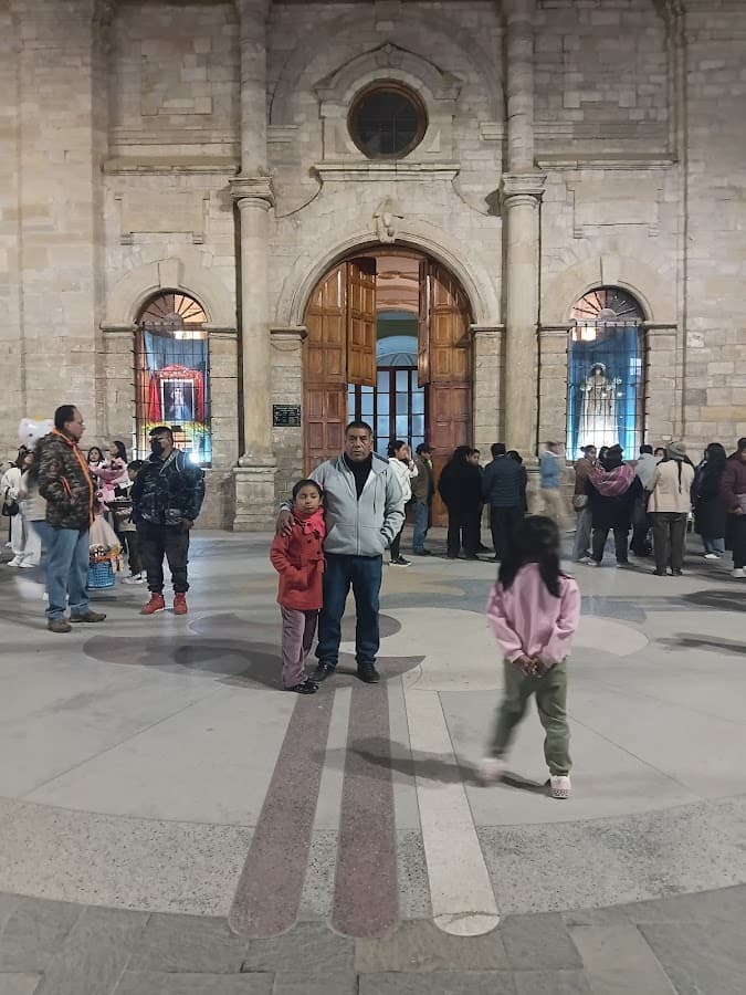 Basílica Catedral de la Santisima Trinidad - Arquidiócesis Metropolitana de Huancayo — foto