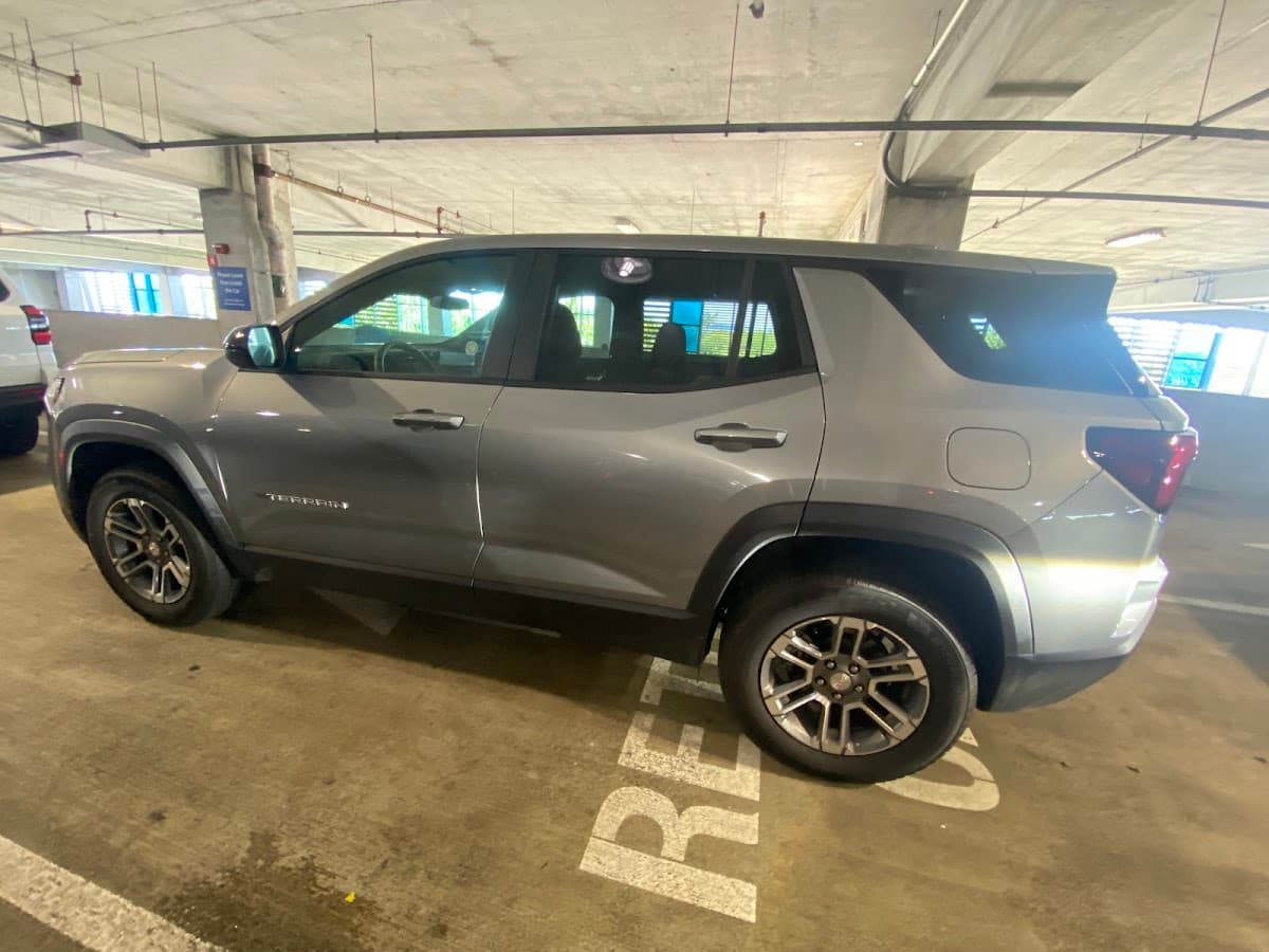 Avis Car Rental — foto