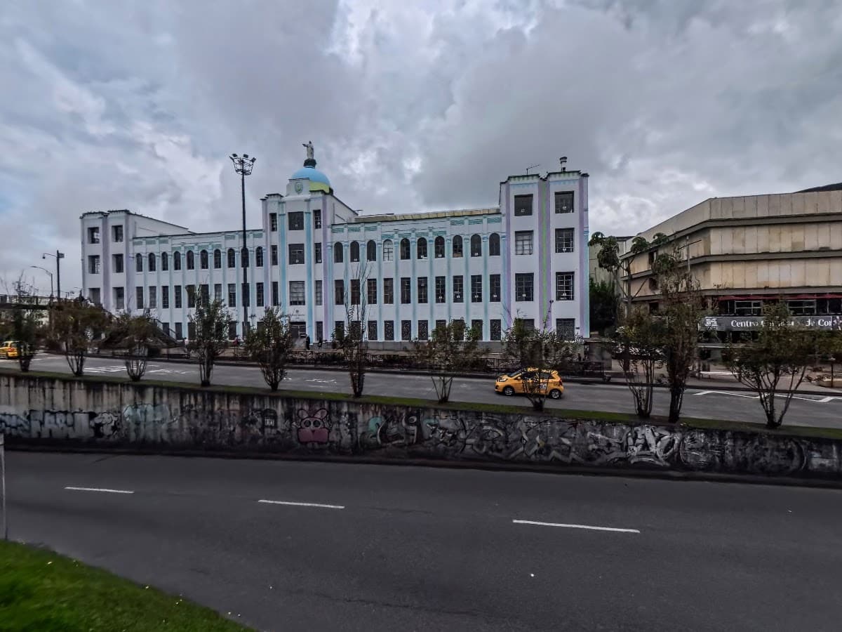Liceo Isabel La Católica — foto